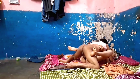 Indian sex hd video of a girl with big natural boobs