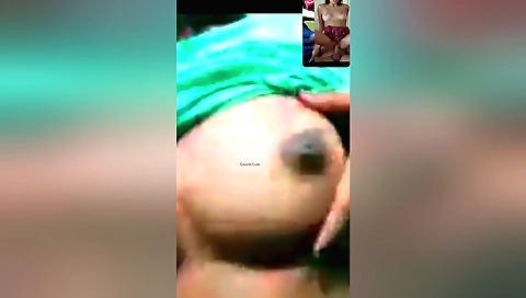 Indian chick shows her big tits and her sexy body on webcam