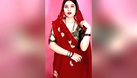 Amateur indian girl with a dildo shows off on camera