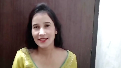 Indian amateur babe enjoys solo sex with her boyfriend