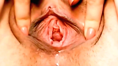 Hot amateur amateur indian girl is stretching a pussy on webcam