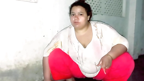 Indian girl with a sexy bikini makes a hot solo video