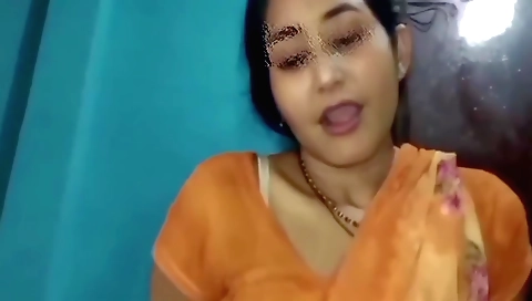 Indian pornstar with a sexy face sucks her boyfriend