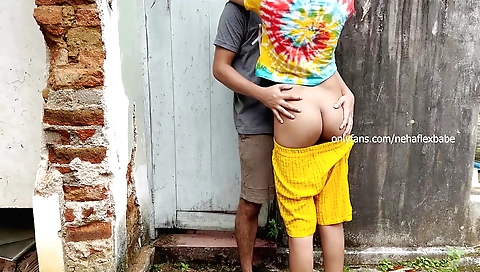 Brunette indian girl fucked outdoors in homemade vid