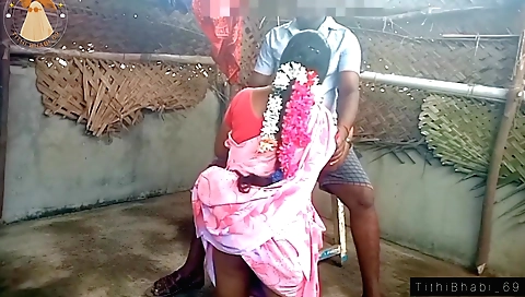 Indian cunt vid shows a slutty lady fucked by her owner