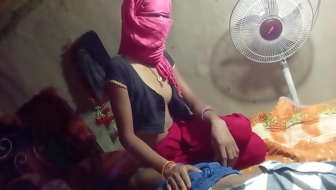 Indian cook wife in her oldest house boy masturbate her