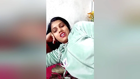 Indian girlfriend gets fucked in her pussy with a hard stick