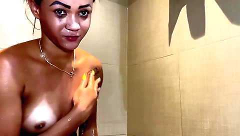 Stepbrother gets his hot brunette face from his stepdaughter