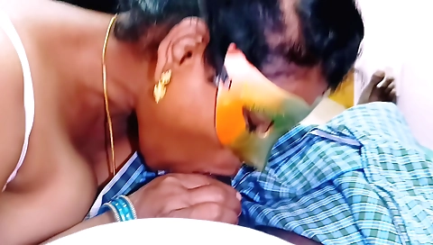 Indian brunette with a hot body gets her pussy licked