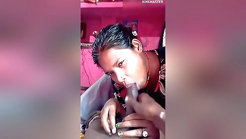 A hot brunette is getting her pussy wet in the morning