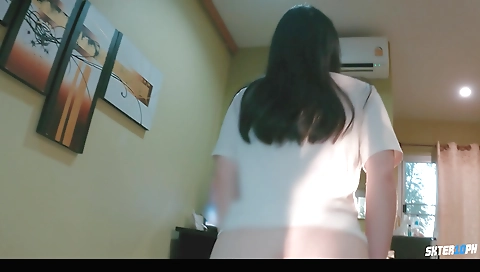 Amateur brunette pussy fuck video with a sexy babe