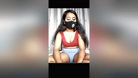 Indian solo amateur video show her fucking herself