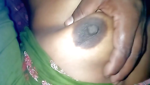 Hot babe is fucking herself and her pussy is getting hard