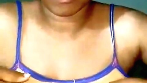 Amateur teen on camera showing off herself in nude