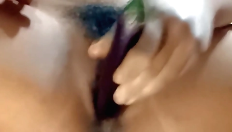 hairy pussy of a solo girl is fingered for the first time