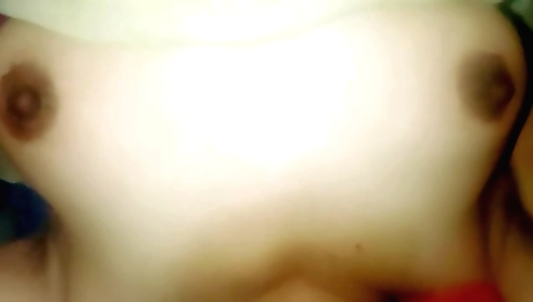 Amateur hairy skater girl with a nice figure is giving a good sex show