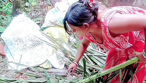 Amateur stepsister is getting fucked by her Indian stepsister