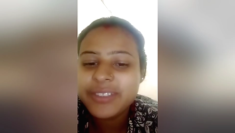 Indian beauty in amateur sex cam video with her boobs