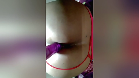 Indian amateur with a big ass is fucking in her anal