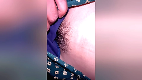 Indian babe has hairy pussy and a beautiful body enjoys licking