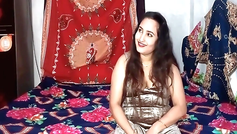 Amateur brunette with pale skin and dimple body fucked