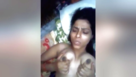 Big boobs indian girl gets her pussy fucked on the webcam