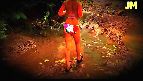 Indian girl with a big ass and a small ass 1982 amateur