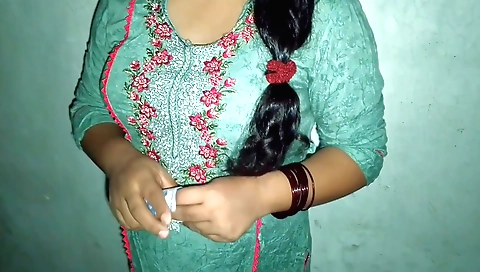 Amateur brunette porn video with a hot indian girl