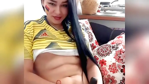 Indian amateur masturbation with a huge dildo on webcam