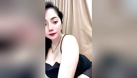 Solo female with beautiful face in indian porn video