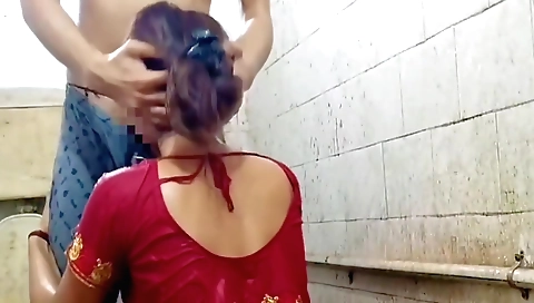 Bathroom Me Khubsurat Bhabi Ko Chote Devar Ne Choda