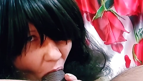 Amateur brunette housewife enjoys her deepthroat in front