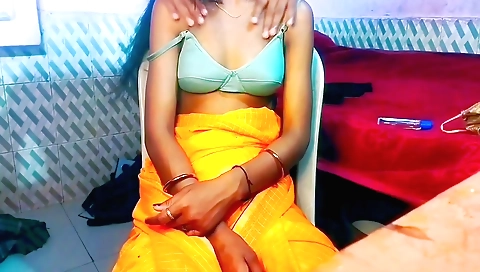 Amateur brunette beauty with large breasts masturbates