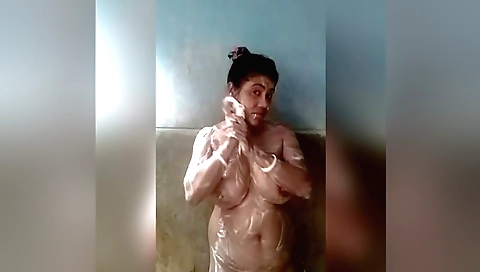 I like to play with my favorite girl when I'm making amateur vid