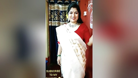 Indian brunette fucks her boyfriend in the open behind the house