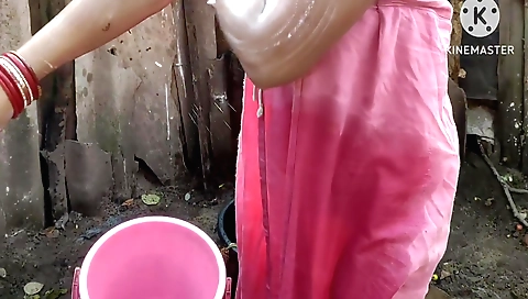 Indian brunette amateur woman has fun with wet towels