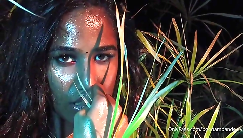 Indian beauty in a sexy dress gets naked and enjoys a blowjob