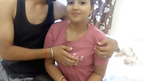 Girl gets banged in the bedroom in amateur porn clip