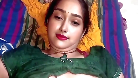 Indian girl fucked by her husband in an amateur porn video