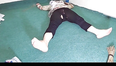 Indian maid cleaned her room on homemade solo video