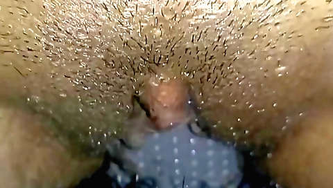 Indian amateur chick showing her hot face on hd vid