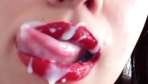 Indian hottie giving a blowjob and taking a dick in her mouth