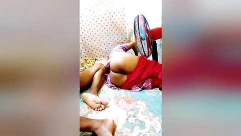 Online bangladeshi video showing a digital stylist