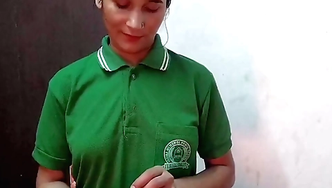 Indian schoolgirl in the hotel room makes her new apartment