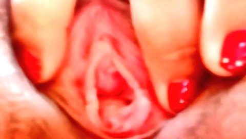 Indian amateur babe shows her sexy body and masturbates