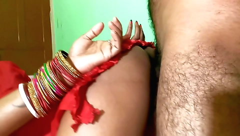 Amateur big ass video show in the bedroom in webcam