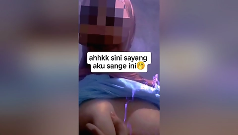 Indian amateur solo girl with a sexy ass getting naked