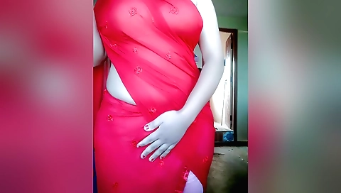 Indian beauty is masturbating in her room on web cam