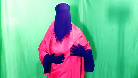 Indian girl has sex with her house servant in the shower